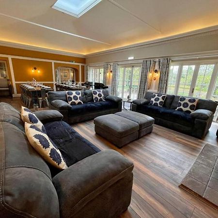 Вилла Lydney House Swaffham Sleeps 22 Экстерьер фото