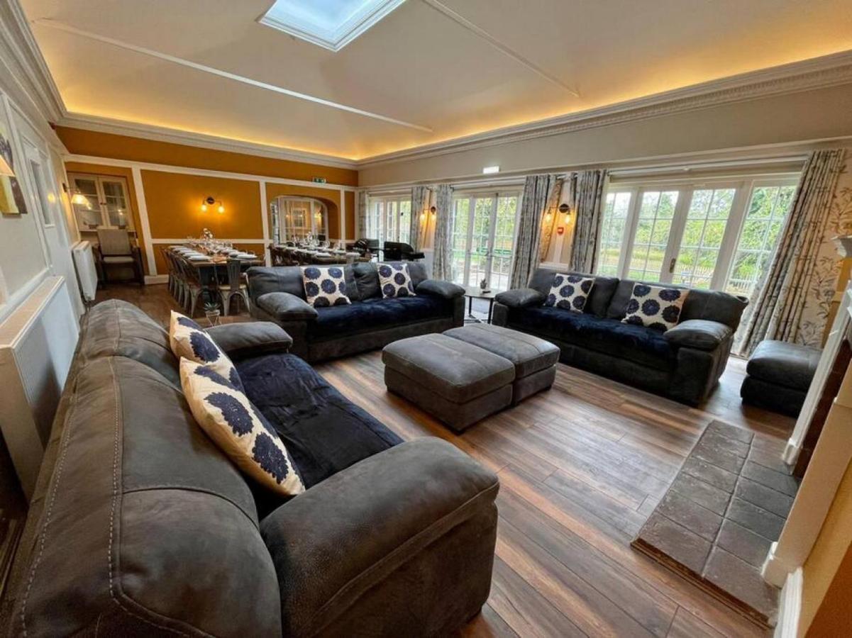 Вилла Lydney House Swaffham Sleeps 22 Экстерьер фото