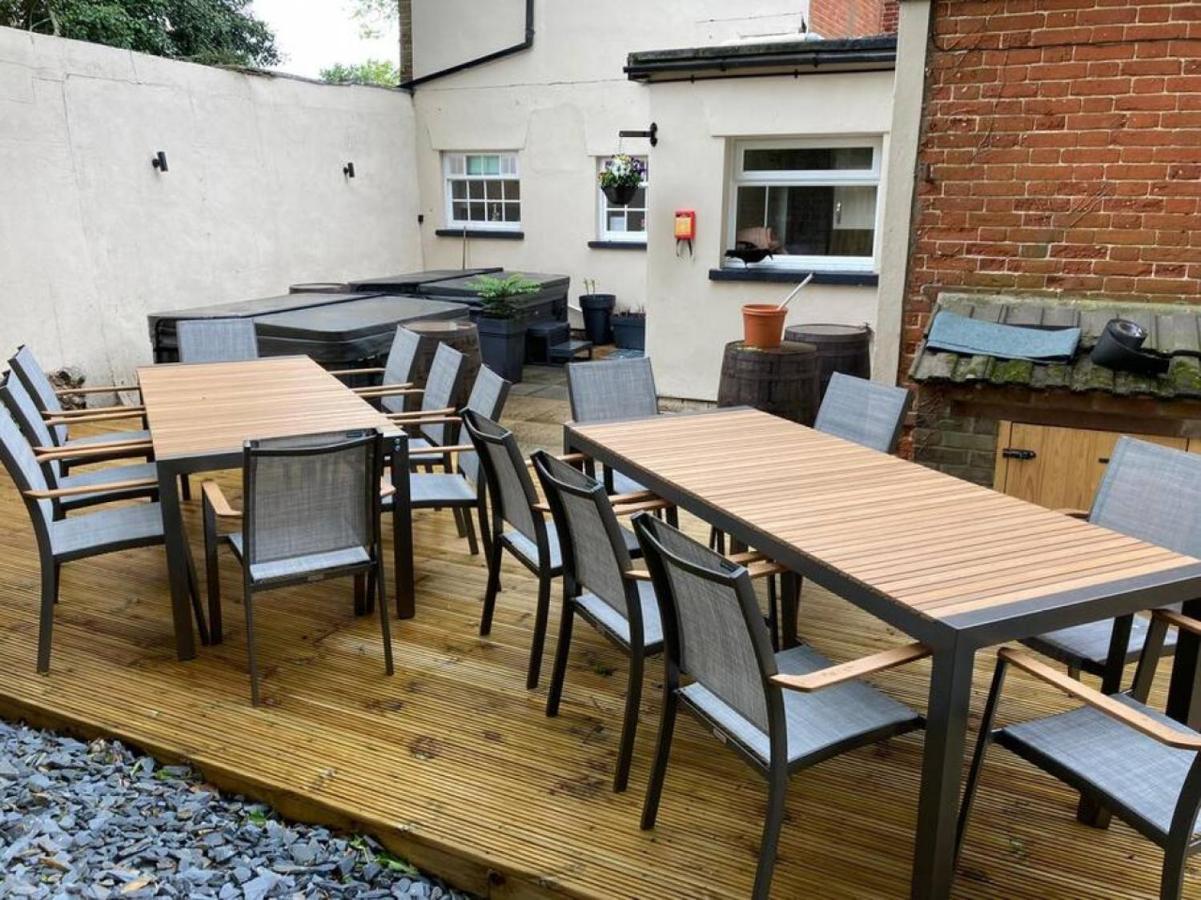 Вилла Lydney House Swaffham Sleeps 22 Экстерьер фото