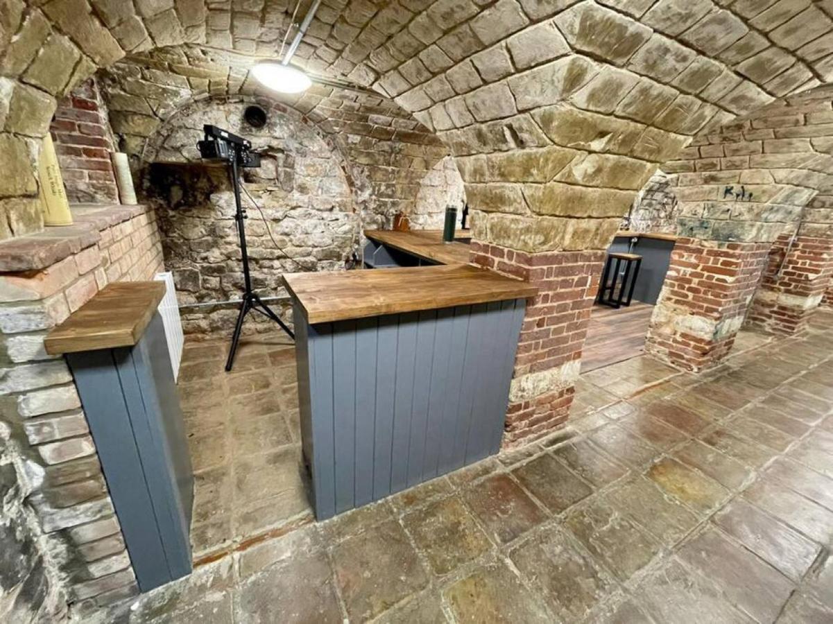 Вилла Lydney House Swaffham Sleeps 22 Экстерьер фото